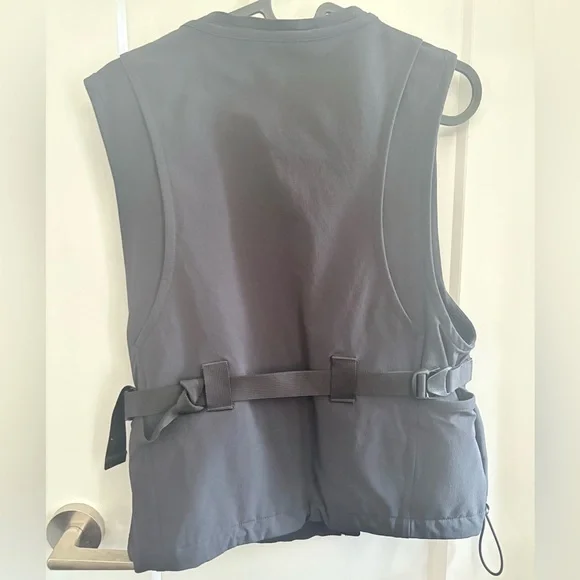 Outdoor Voices Black hiking vest - Picture 5 of 6